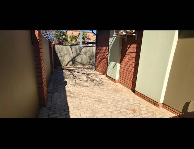 2 BEDROOM PROPERTY TO RENT IN DIE BULT